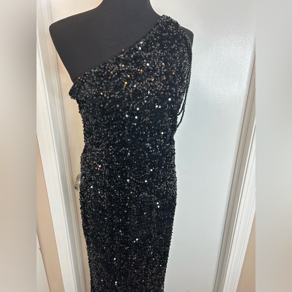 LOVE&LEMONADE One Shoulder Beaded Fringe Sequin lined Mermaid Dress.Size XL. - Picture 2 of 16